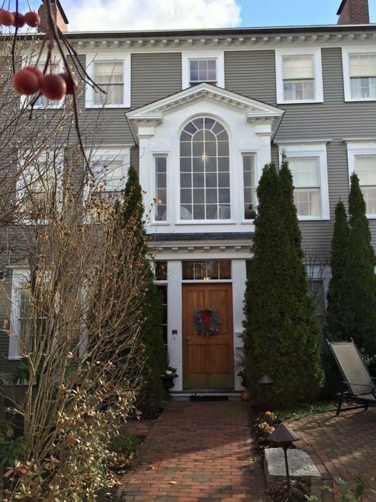 Compass Rose Inn نيوبريبورت المظهر الخارجي الصورة